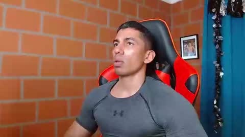 Snapshot of adan_sin1 chatting on 12/30/24, 09:40 Adan Sin online show from 12/30/24, 09:40