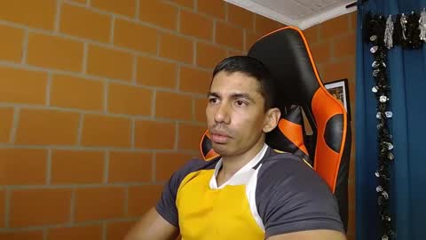 Snapshot of adan_sin1 chatting on 01/21/25, 02:37 Adan Sin online show from 01/21/25, 02:37