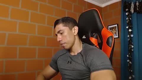 Snapshot of adan_sin1 chatting on 01/25/25, 05:19 Adan Sin online show from 01/25/25, 05:19