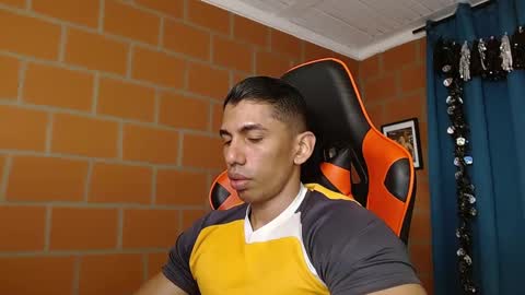 Snapshot of adan_sin1 chatting on 01/30/25, 02:58 Adan Sin online show from 01/30/25, 02:58