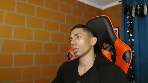 Snapshot of adan_sin1 chatting on 01/31/25, 06:57 Adan Sin online show from 01/31/25, 06:57