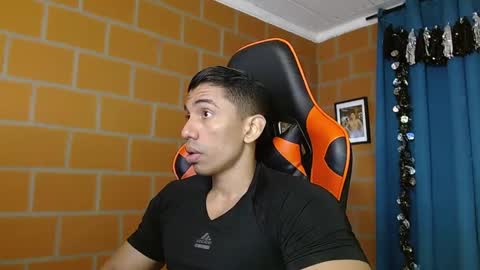 Snapshot of adan_sin1 chatting on 02/07/25, 02:47 Adan Sin online show from 02/07/25, 02:47