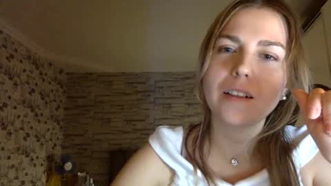 addicta_vera online show from 10/22/25, 05:34