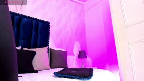NIcolle online show from 06/21/26, 12:41