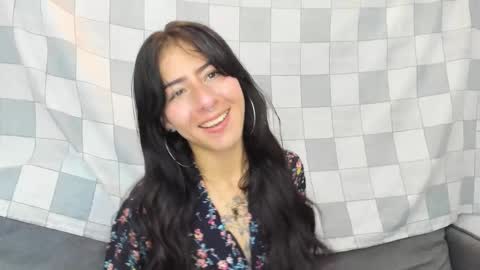 Snapshot of addiflower chatting on 11/18/25, 05:28 addi online show from 11/18/25, 05:28