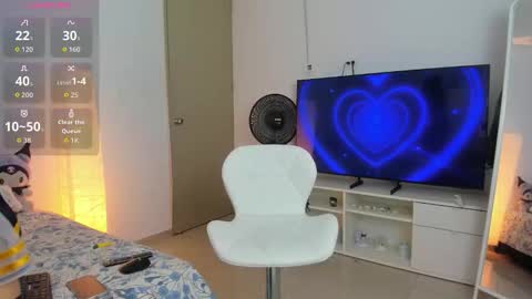 ..   .. independent model online show from 09/24/25, 09:34