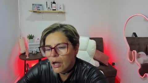 adeellee online show from 01/21/25, 12:18