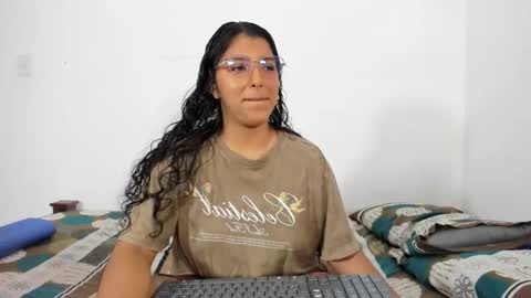 Snapshot of adelaandsharick chatting on 10/17/25, 01:03 adelaandsharick online show from 10/17/25, 01:03