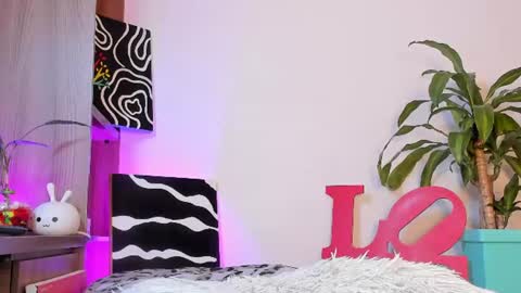 Adela Rangel START Mon to Sat from 3pm - 9pm COL time online show from 08/01/26, 01:05