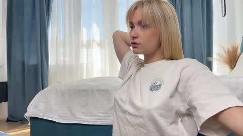 Adele Nick online show from 09/15/25, 08:25