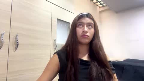 Snapshot of adelein_foxxx chatting on 10/06/25, 04:26 adellein foxx online show from 10/06/25, 04:26