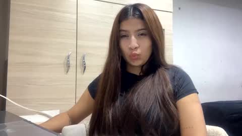 Snapshot of adelein_foxxx chatting on 10/16/25, 05:08 adellein foxx online show from 10/16/25, 05:08
