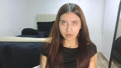 Snapshot of adelein_foxxx chatting on 10/21/25, 02:56 adellein foxx online show from 10/21/25, 02:56