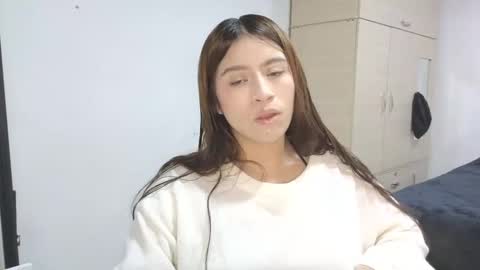 Snapshot of adelein_foxxx chatting on 10/26/25, 10:47 adellein foxx online show from 10/26/25, 10:47