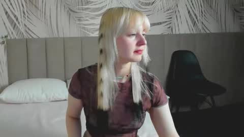 Snapshot of adelesilvy chatting on 02/05/26, 02:05 adelesilvy online show from 02/05/26, 02:05