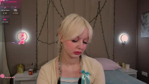 Snapshot of adelesilvy chatting on 03/06/26, 02:19 adelesilvy online show from 03/06/26, 02:19