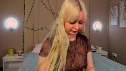Snapshot of adelesilvy chatting on 04/01/26, 01:39 adelesilvy online show from 04/01/26, 01:39