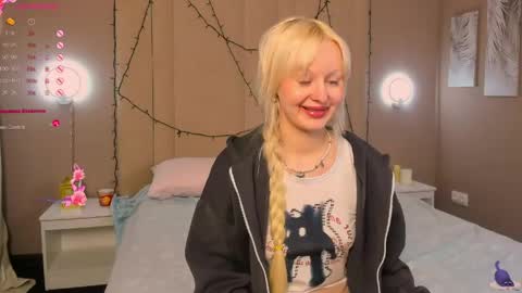 Snapshot of adelesilvy chatting on 04/13/26, 01:44 adelesilvy online show from 04/13/26, 01:44