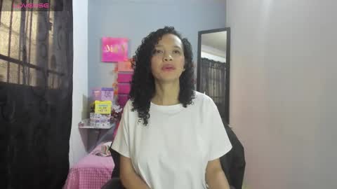 Snapshot of adeleth_blue chatting on 11/18/25, 01:15 Adeleth online show from 11/18/25, 01:15