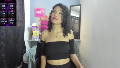 Snapshot of adeleth_blue chatting on 12/04/25, 01:31 Adeleth online show from 12/04/25, 01:31