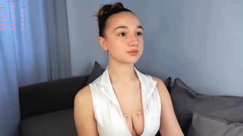 Snapshot of adelexx_zll chatting on 02/21/26, 04:46 adelexx_zll online show from 02/21/26, 04:46
