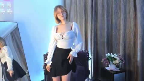 Snapshot of adelin_frosty chatting on 10/13/25, 03:23 Adelin online show from 10/13/25, 03:23