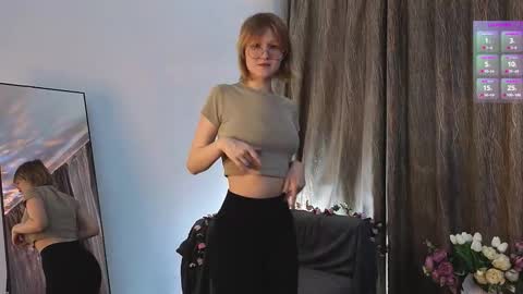 Snapshot of adelin_frosty chatting on 10/17/25, 02:52 Adelin online show from 10/17/25, 02:52
