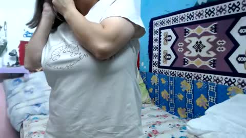 Larisa online show from 10/10/25, 10:36