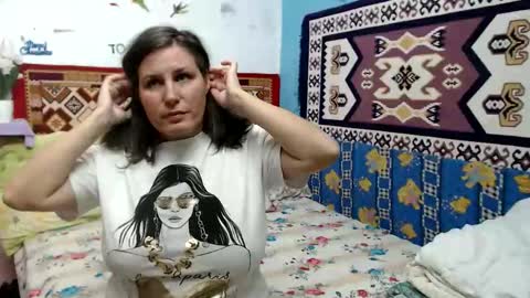 Larisa online show from 10/12/25, 09:41