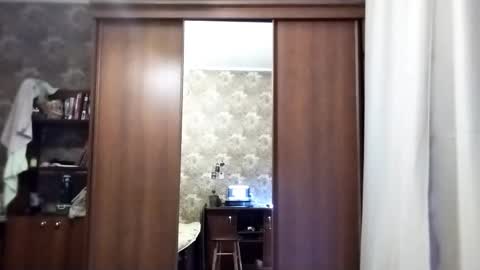 Snapshot of adelinehaefner chatting on 12/14/25, 09:03 Anna online show from 12/14/25, 09:03