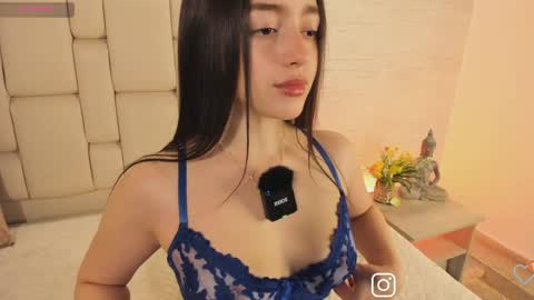 adeline online show from 06/04/26, 11:49