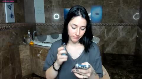 Adel online show from 10/04/25, 02:53