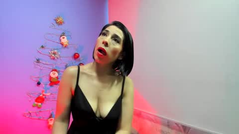 Adelle online show from 12/18/24, 11:24