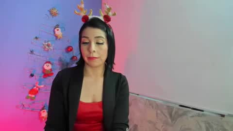 Adelle online show from 12/29/24, 11:18