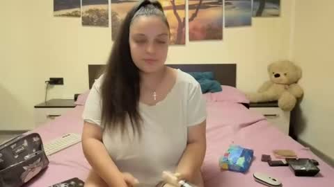 Adellineee online show from 06/09/26, 08:53