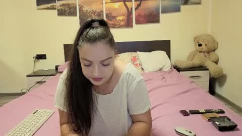 Adellineee online show from 06/10/26, 08:52