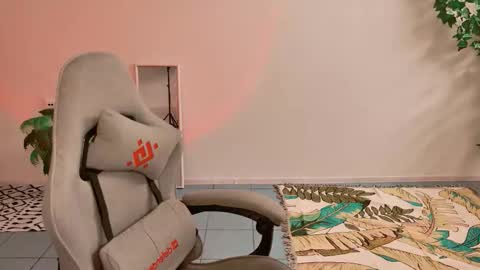 Adel online show from 09/30/25, 09:14