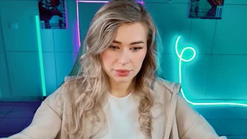 Adel online show from 10/04/25, 09:07