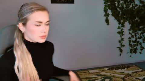 Adel online show from 10/12/25, 01:10