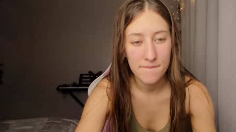 Snapshot of adellqueen chatting on 12/22/24, 10:36 Adell online show from 12/22/24, 10:36