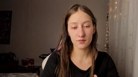 Snapshot of adellqueen chatting on 01/05/25, 10:29 Adell online show from 01/05/25, 10:29