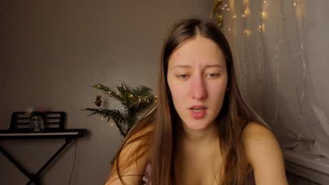 Snapshot of adellqueen chatting on 02/02/25, 10:28 Adell online show from 02/02/25, 10:28