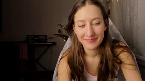 Snapshot of adellqueen chatting on 03/03/25, 10:42 Adell online show from 03/03/25, 10:42