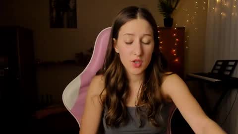 Snapshot of adellqueen chatting on 03/12/25, 10:39 Adell online show from 03/12/25, 10:39