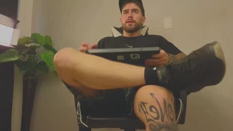 Ades online show from 10/29/25, 11:56