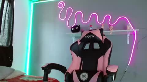 Snapshot of adhara_rangel chatting on 10/24/25, 03:41 adhara rangel online show from 10/24/25, 03:41