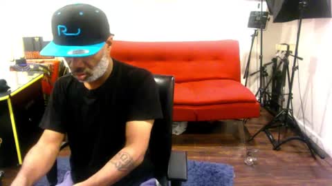 adick_ting online show from 11/16/25, 06:46