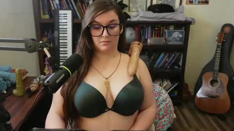 adobe_angel304 online show from 02/25/25, 10:07