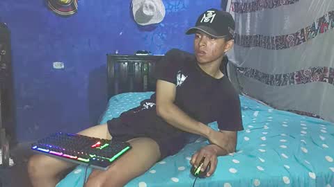 Snapshot of adonis5_ chatting on 12/13/25, 11:32 Adonis online show from 12/13/25, 11:32