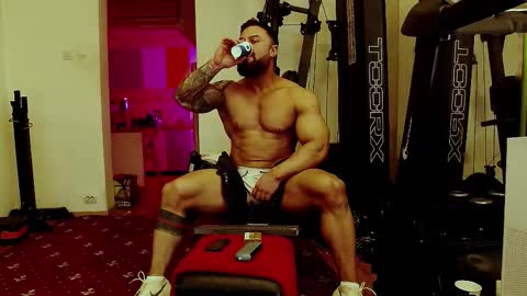 Adonis online show from 10/07/25, 03:31